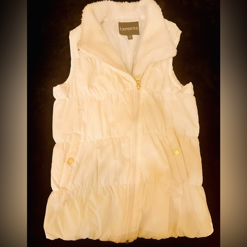 Express White Vest, Size Small, Excellent Condition!